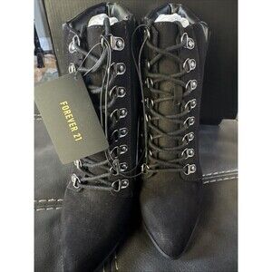 NWT Forever 21 Black Suede Pointed Toe Ankle Booties Zipper Detail Size 9